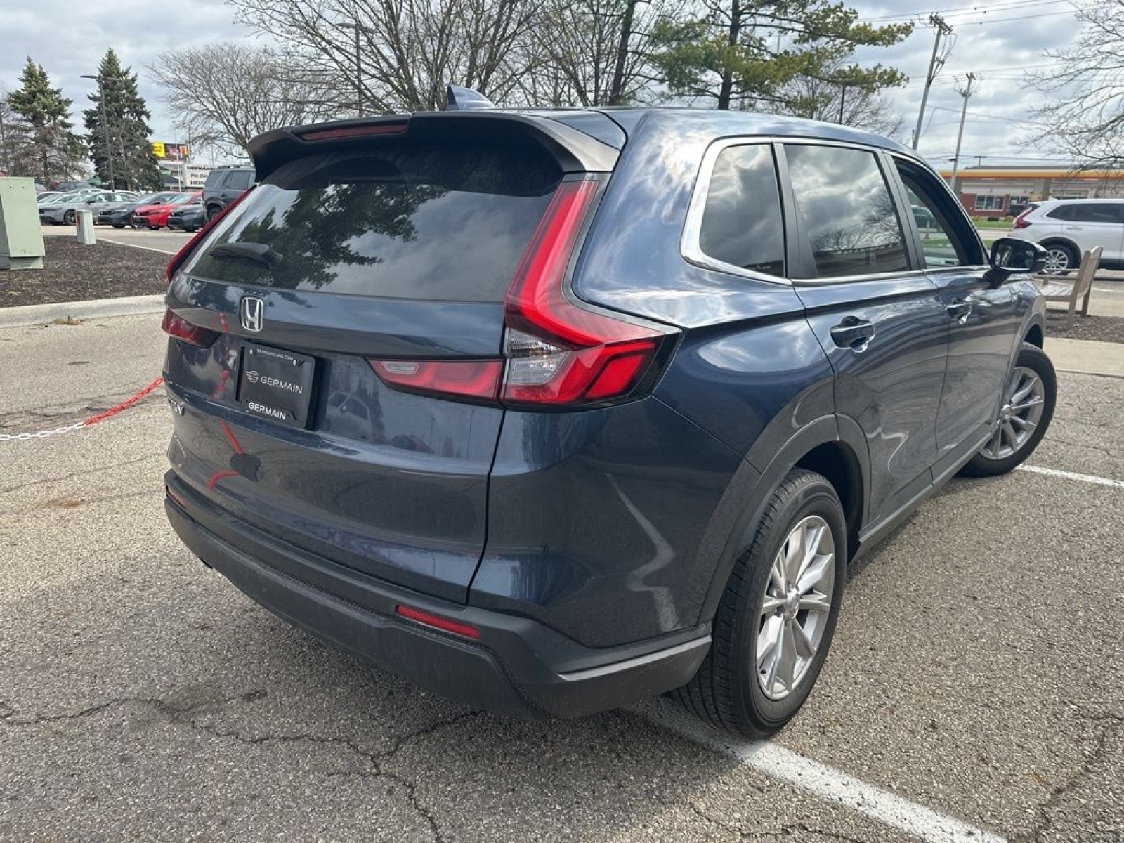 View vehicle photo 7