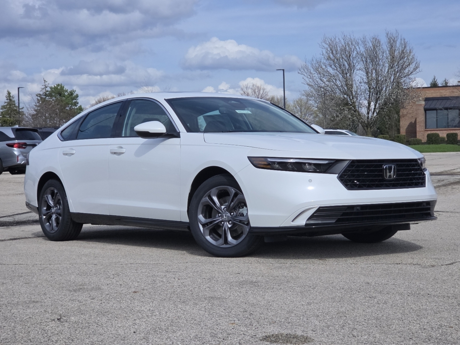 View vehicle photo 2