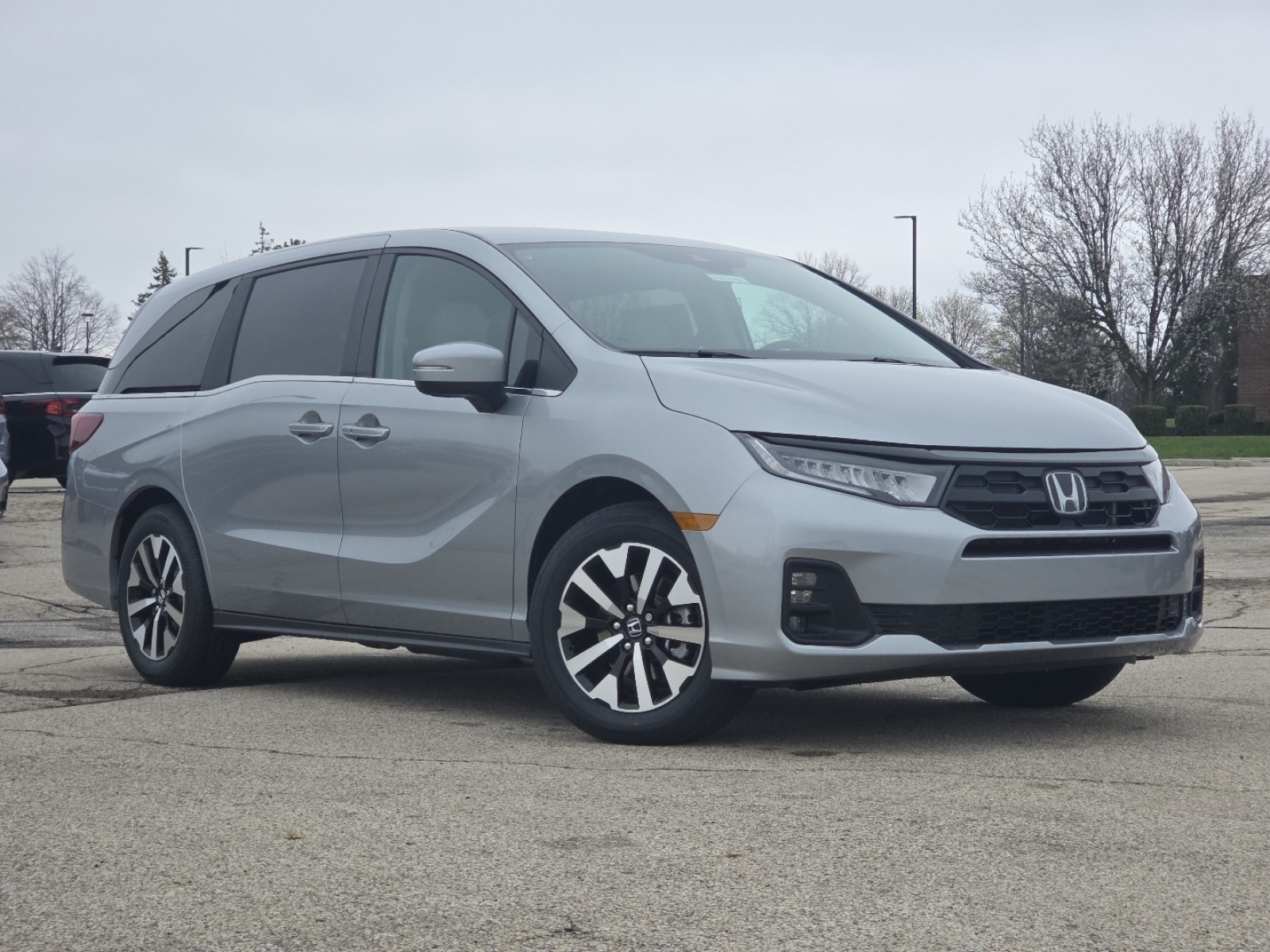 View vehicle photo 2