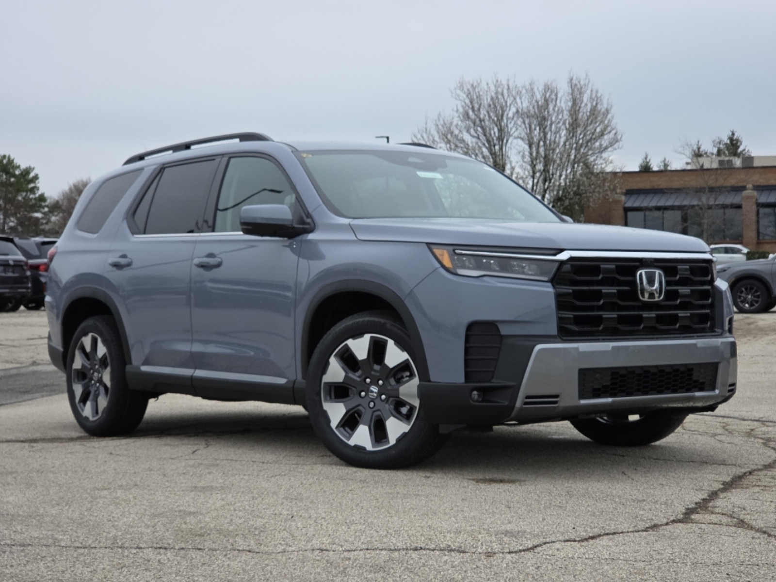 View vehicle photo 2