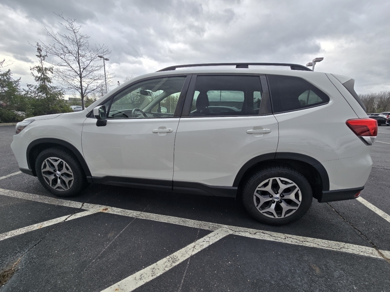 View vehicle photo 4