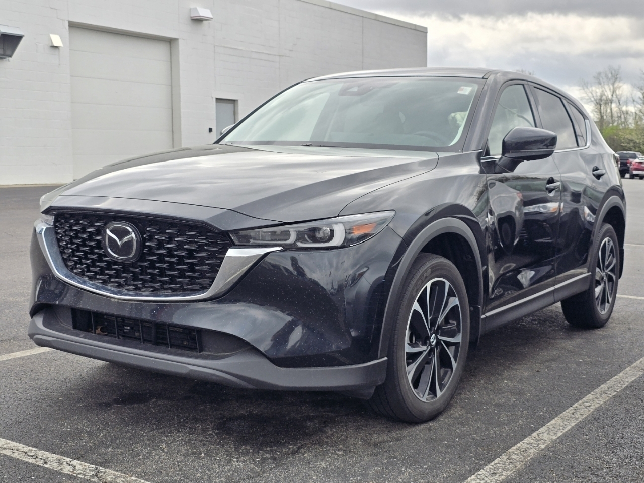 View vehicle photo 3