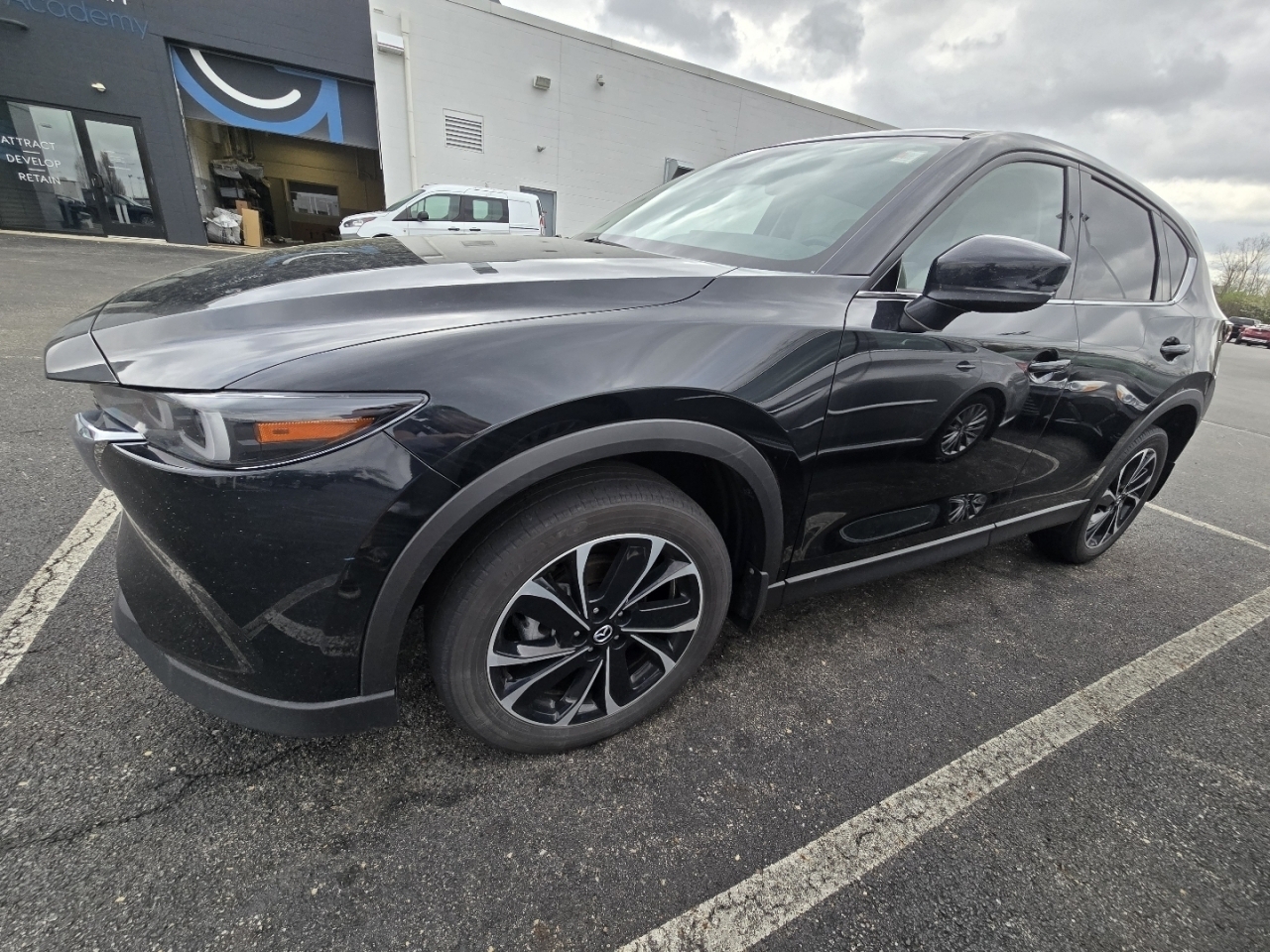 View vehicle photo 4