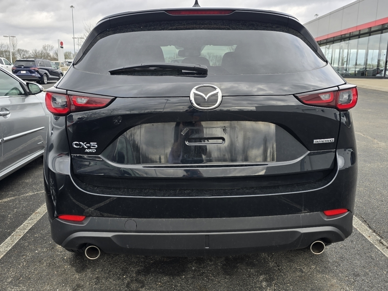 View vehicle photo 6