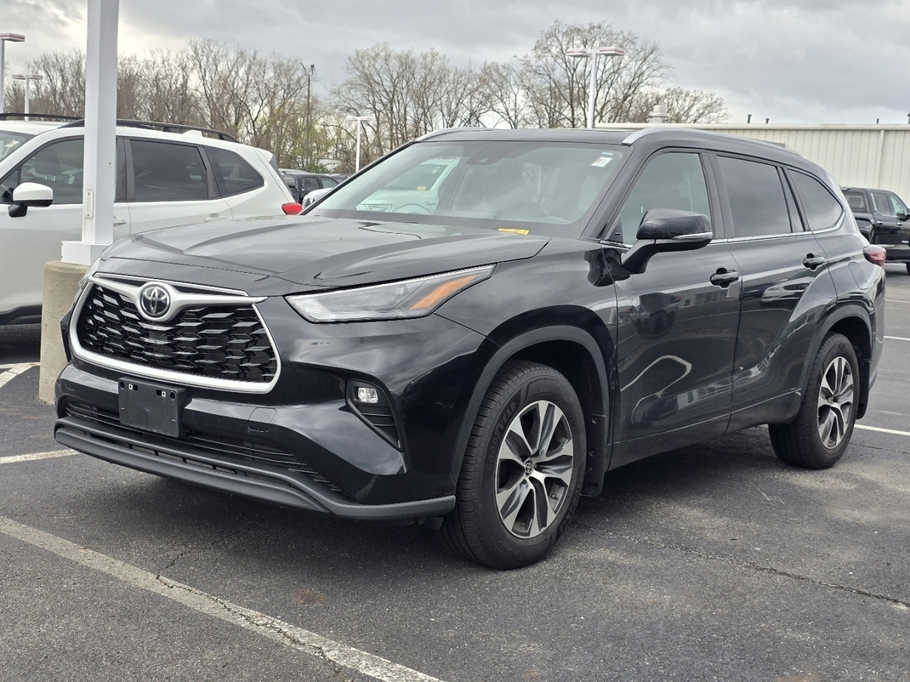 View vehicle photo 3