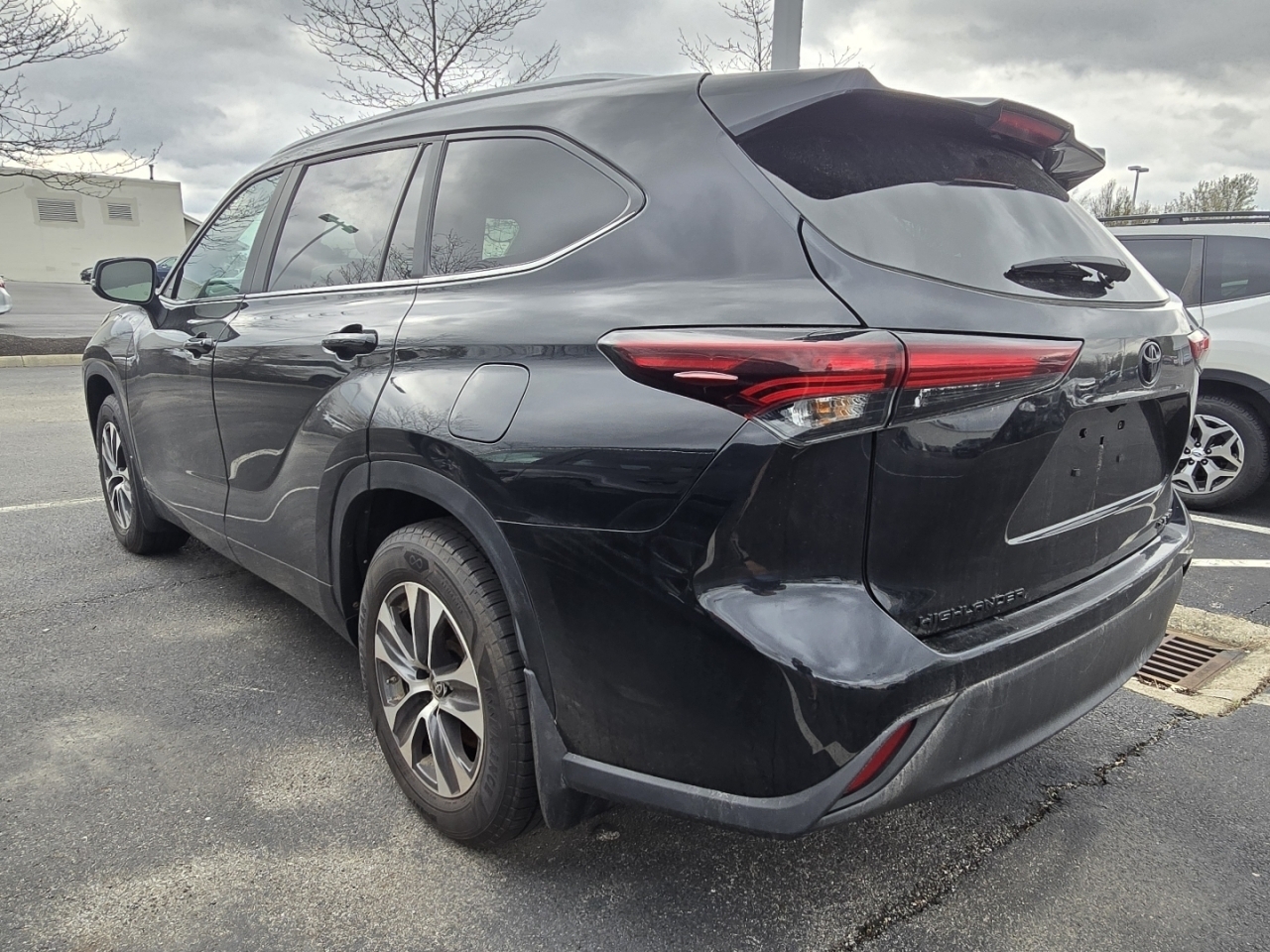 View vehicle photo 5