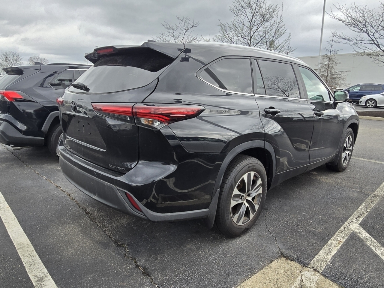 View vehicle photo 7