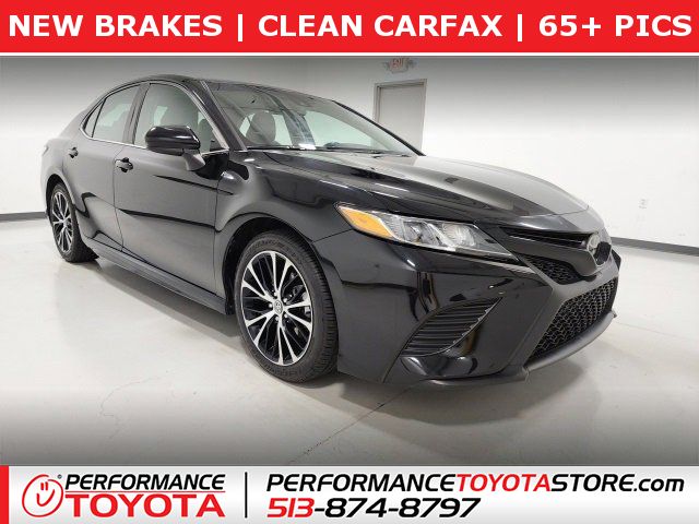 2020 Toyota Camry XLE Auto, LU978118A, Photo 1