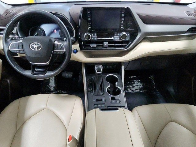 Certified, 2021 Toyota Highlander XLE AWD, Black, MS141946-2