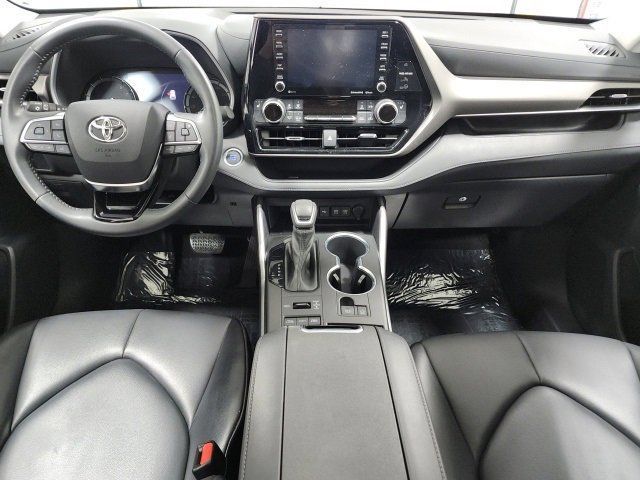 Certified, 2021 Toyota Highlander XLE AWD, White, MS551260-2