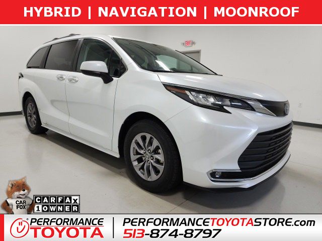 2022 Toyota Sienna XLE Woodland Edition AWD, NS056525A, Photo 1