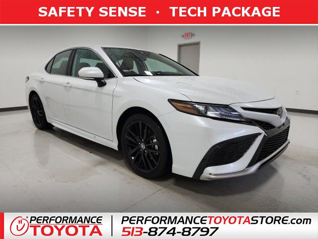 2020 Toyota Camry SE Auto (SE), LU902814, Photo 1