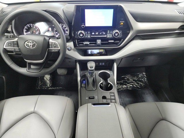 Certified, 2024 Toyota Highlander XLE FWD, Black, RS528307-2