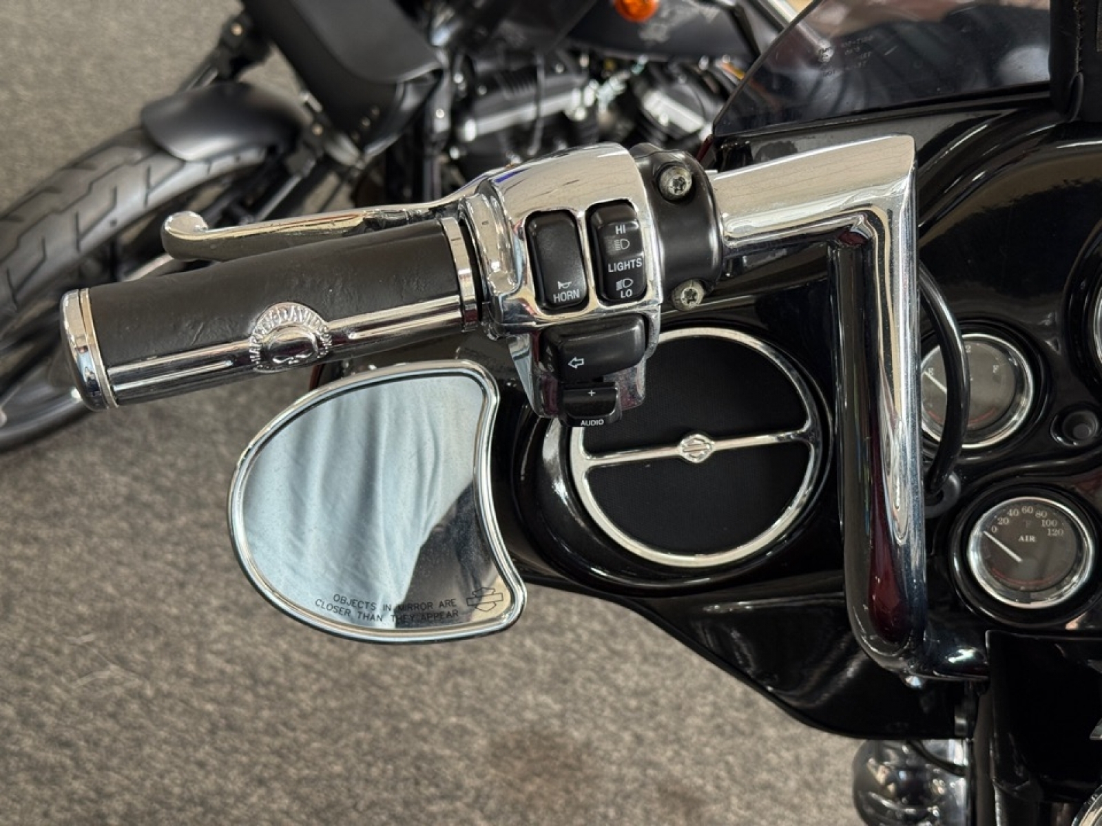2002 Harley Davidson FLHTCI / Electra Glide Classic photo 5