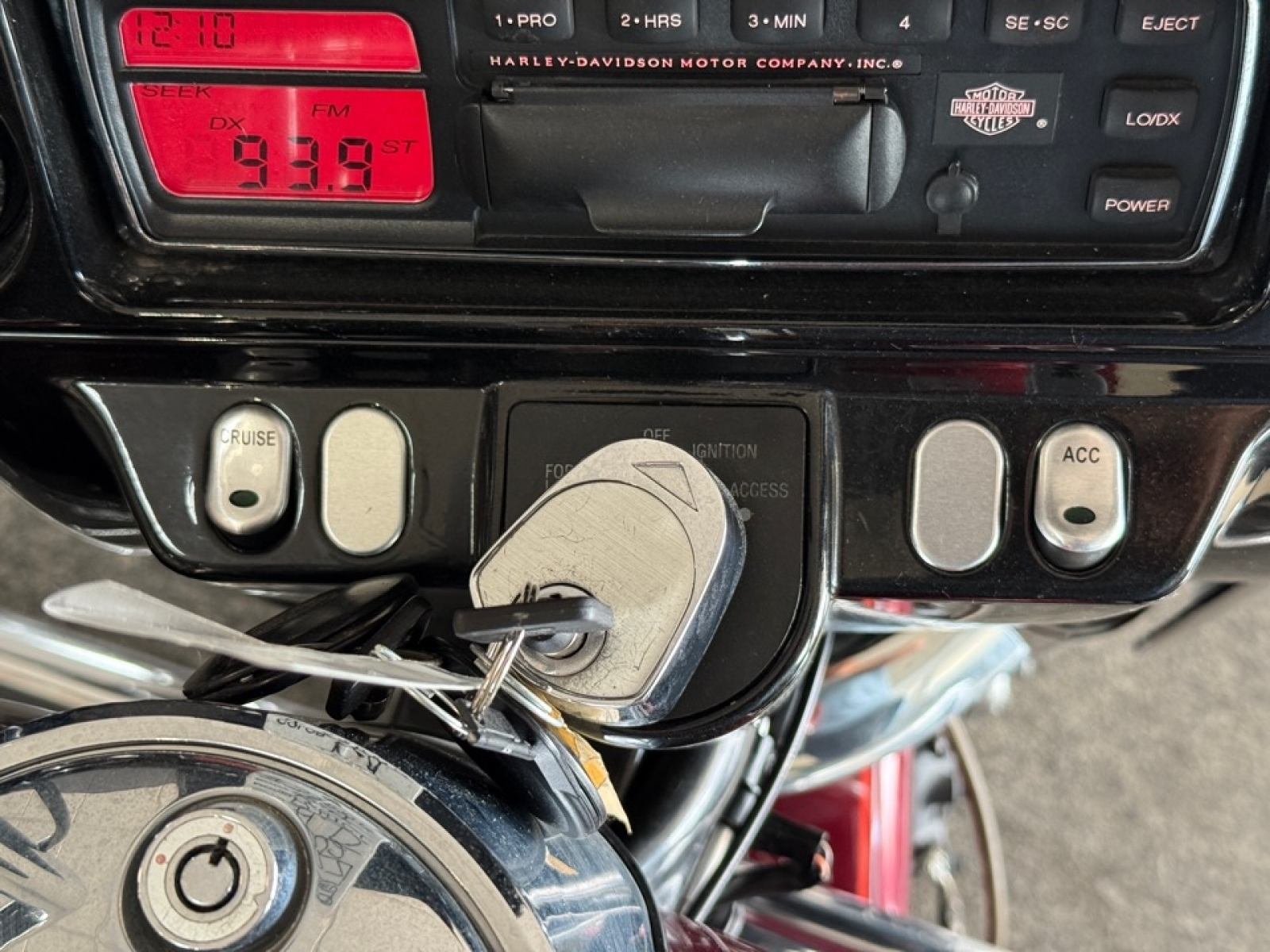 2002 Harley Davidson FLHTCI / Electra Glide Classic photo 9