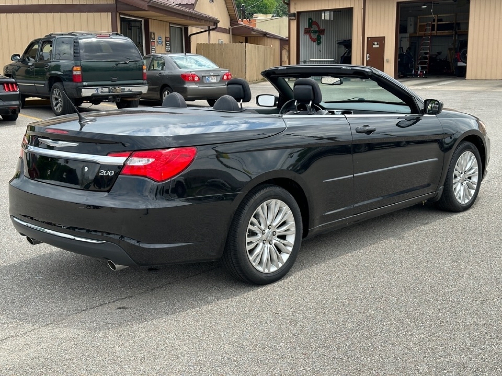 2013 Chrysler 200