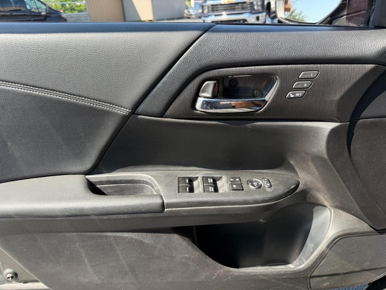 2013 Honda Accord EX-L photo 34
