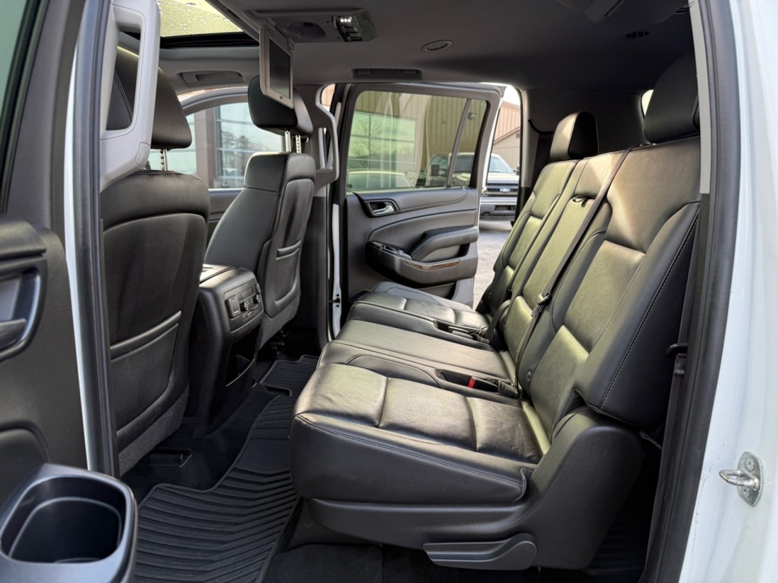 2015 Chevrolet Suburban 1500 image