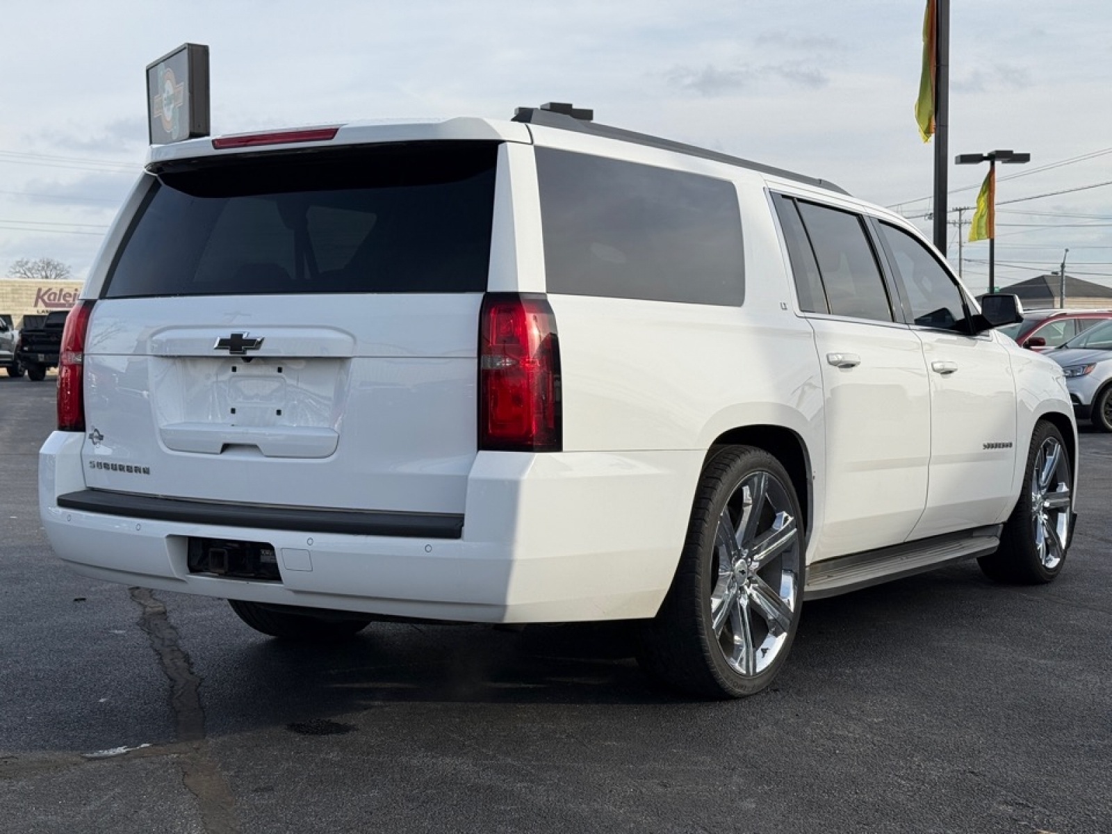 2015 Chevrolet Suburban 1500 image