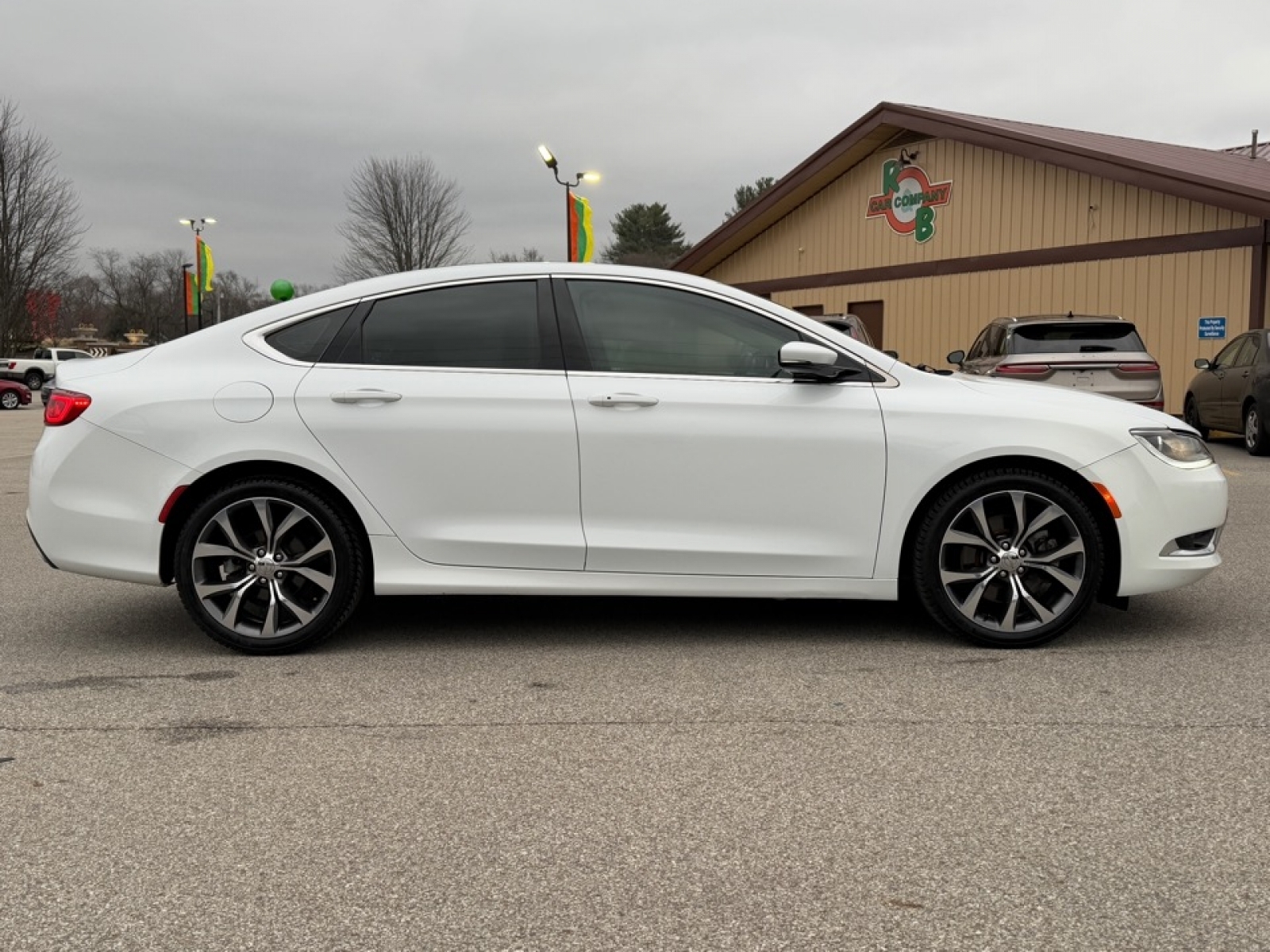 2016 Chrysler 200 image