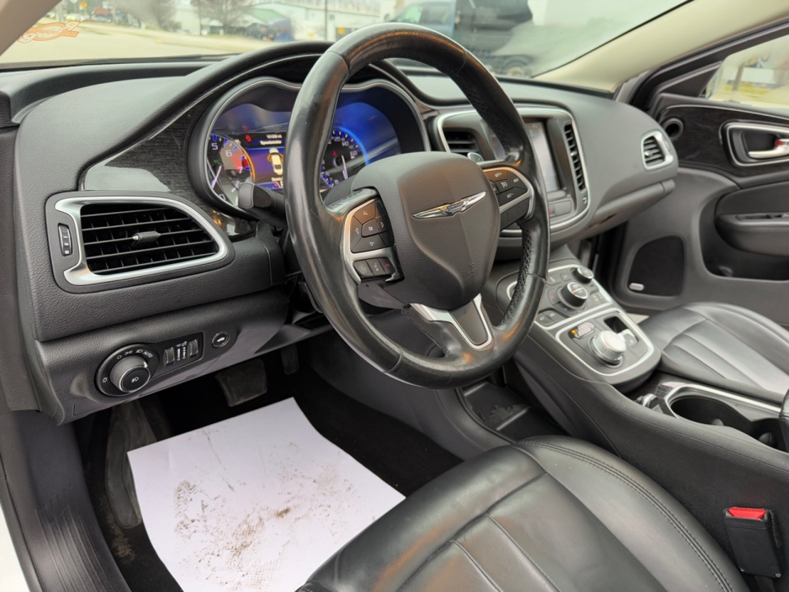 2016 Chrysler 200 image