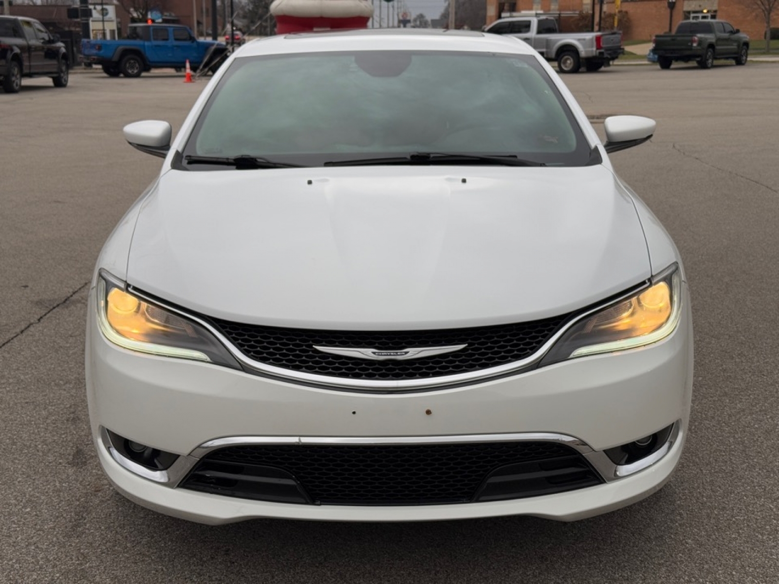 2016 Chrysler 200 image