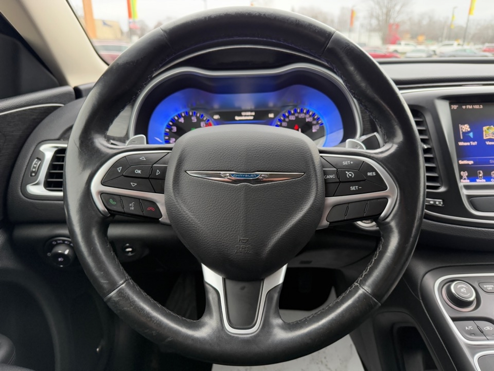 2016 Chrysler 200 image