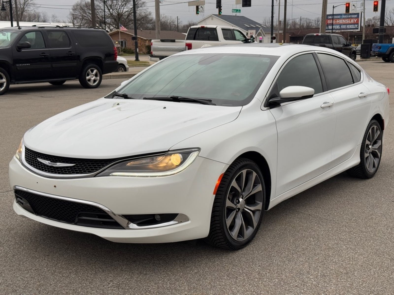 2016 Chrysler 200 image