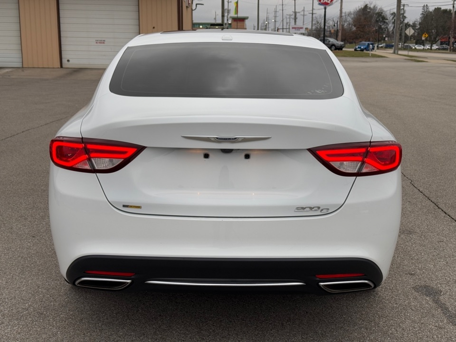 2016 Chrysler 200 image