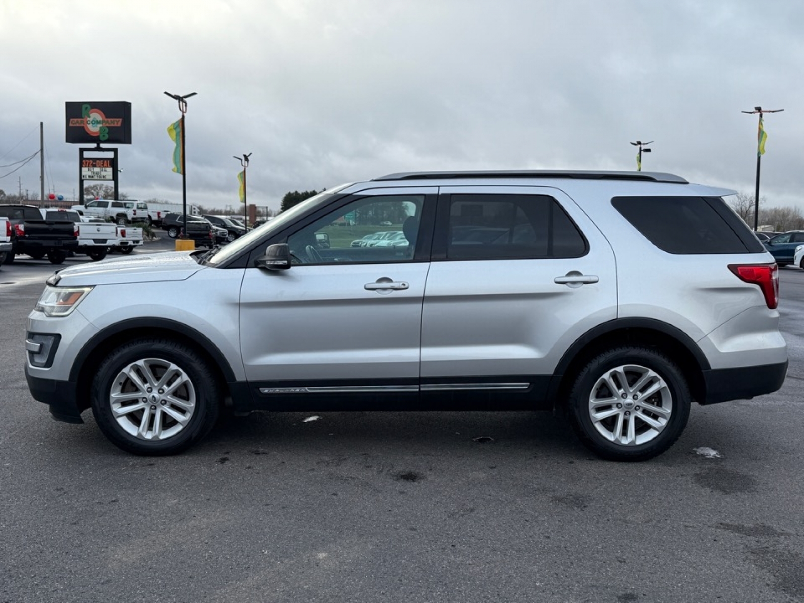 2017 Ford Explorer image