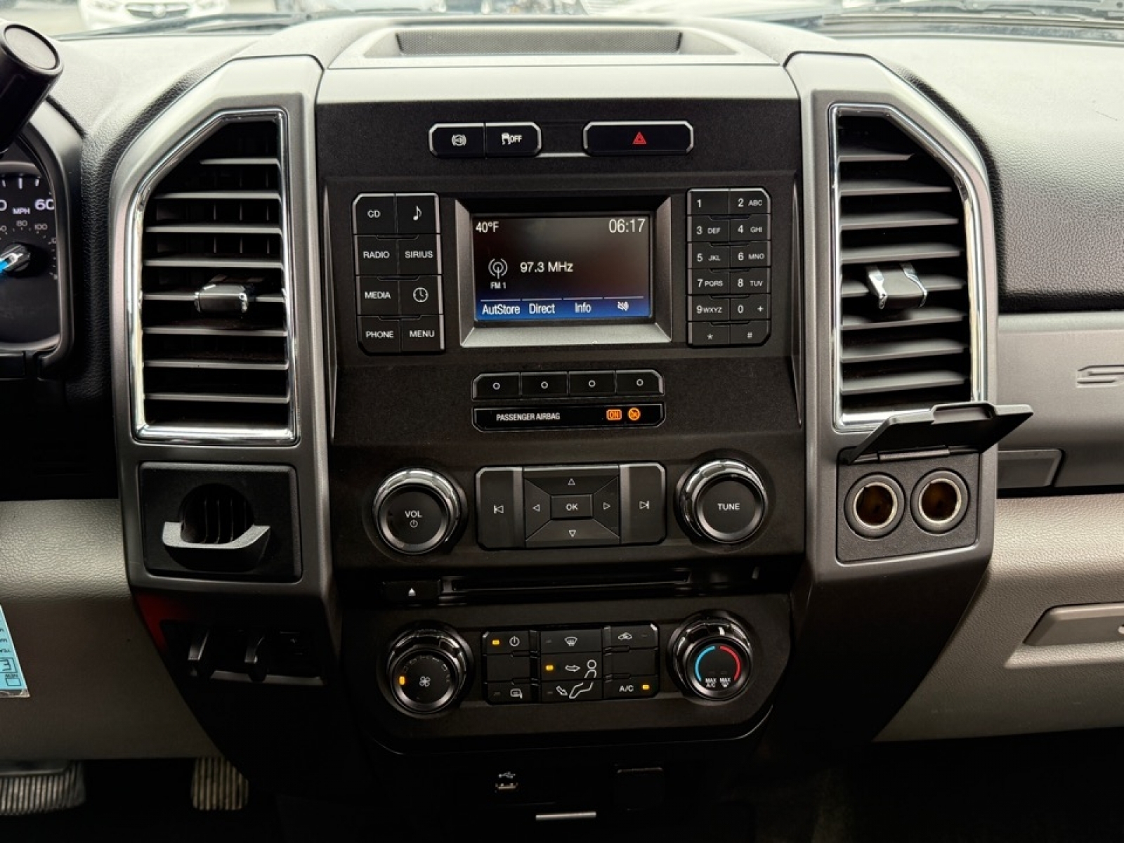 2017 Ford F-550 Chassis XLT, 38180, Photo