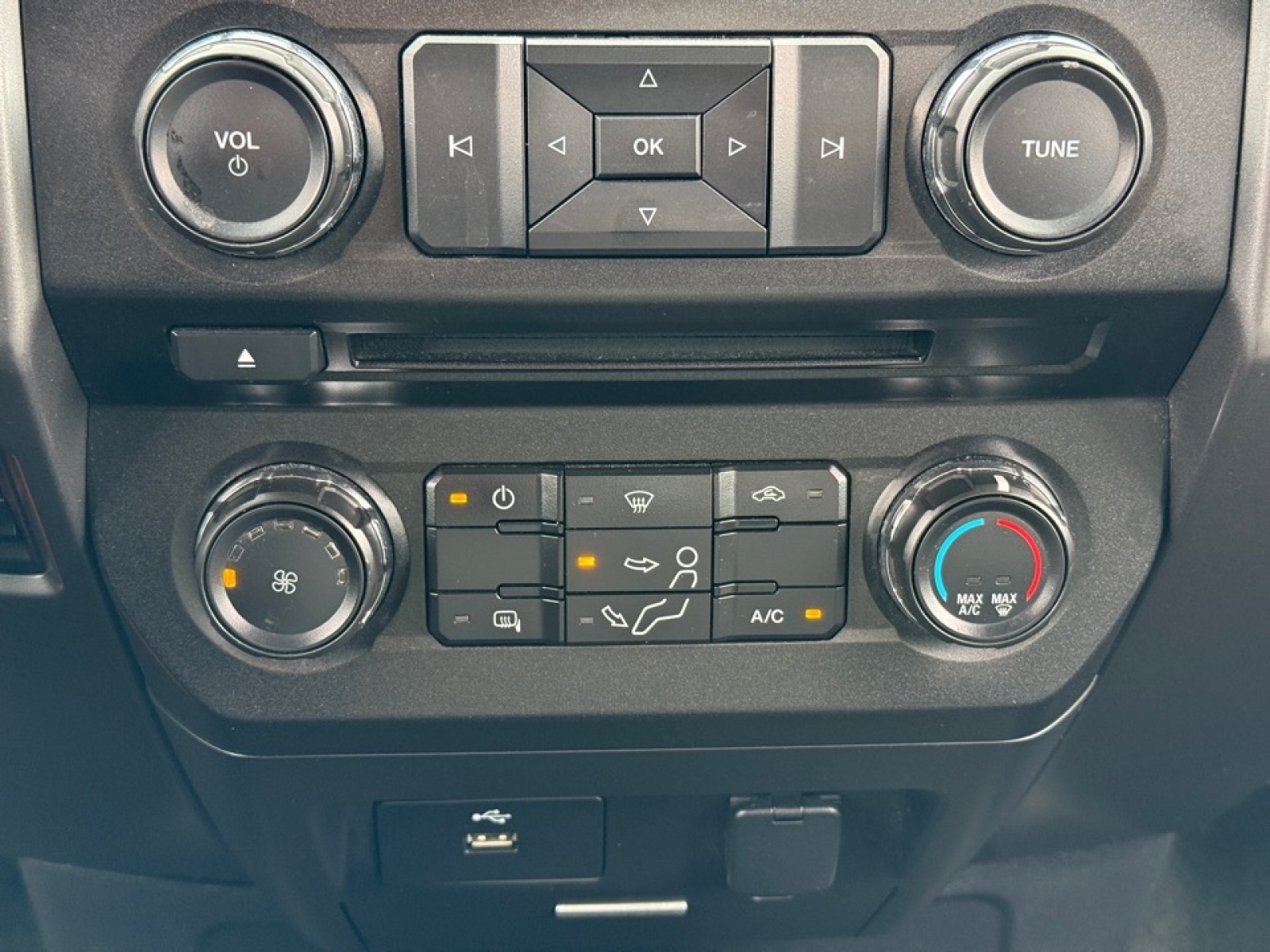 2017 Ford F-550 Chassis XLT, 38180, Photo