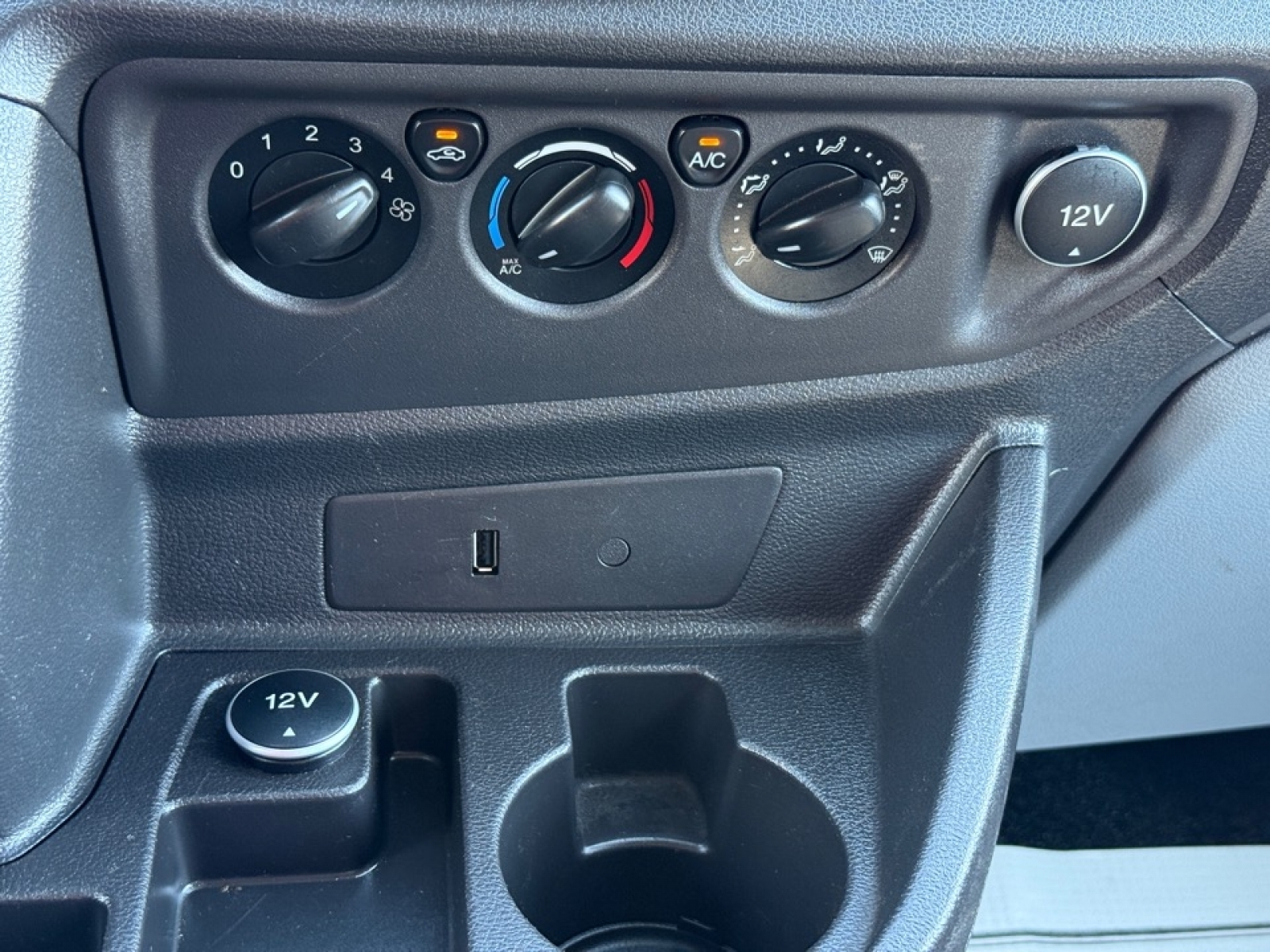 2017 Ford Transit-250 T-250 130