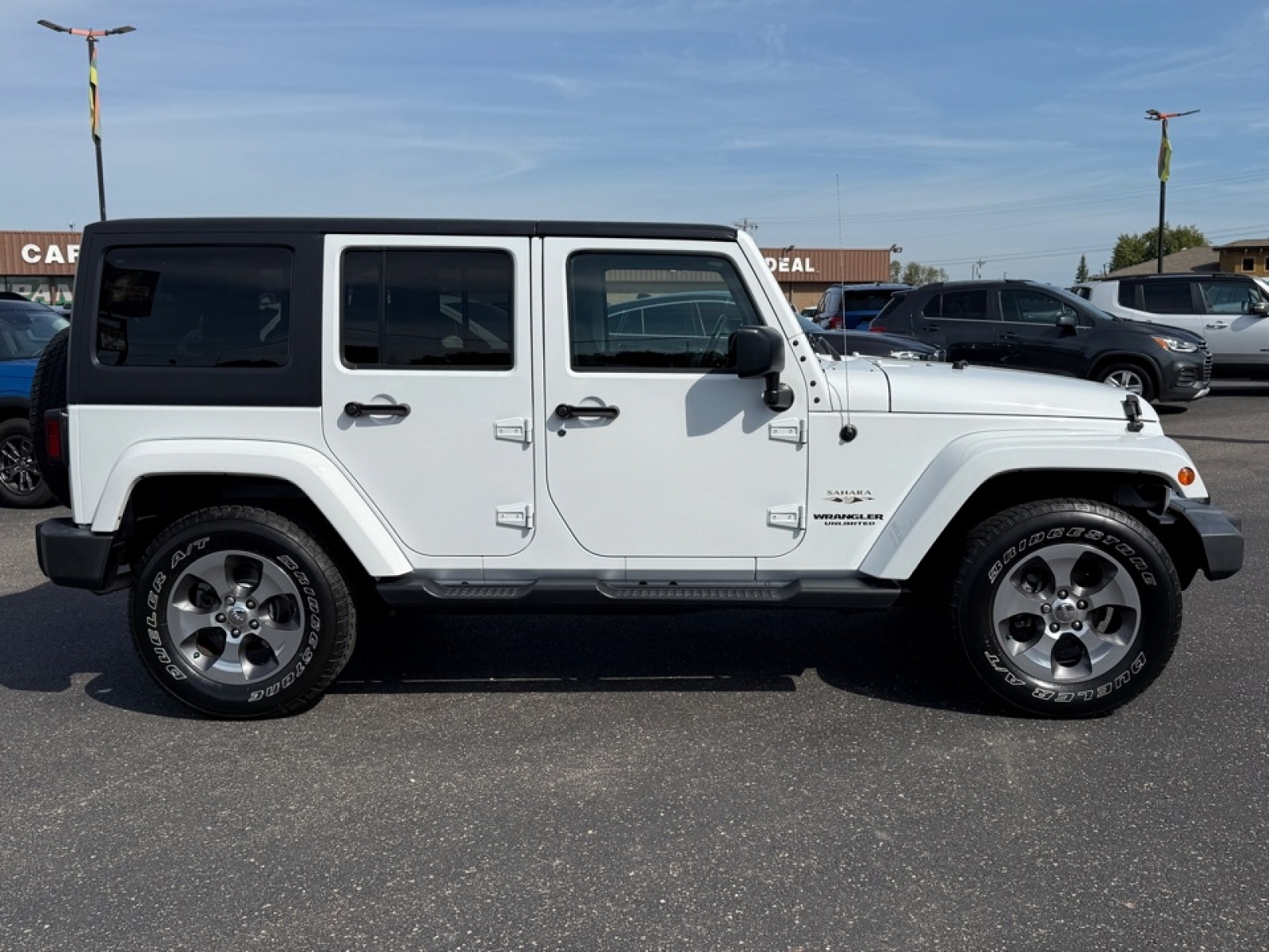 2017 Jeep Wrangler Unlimited Sahara 4x4, 38611A, Photo