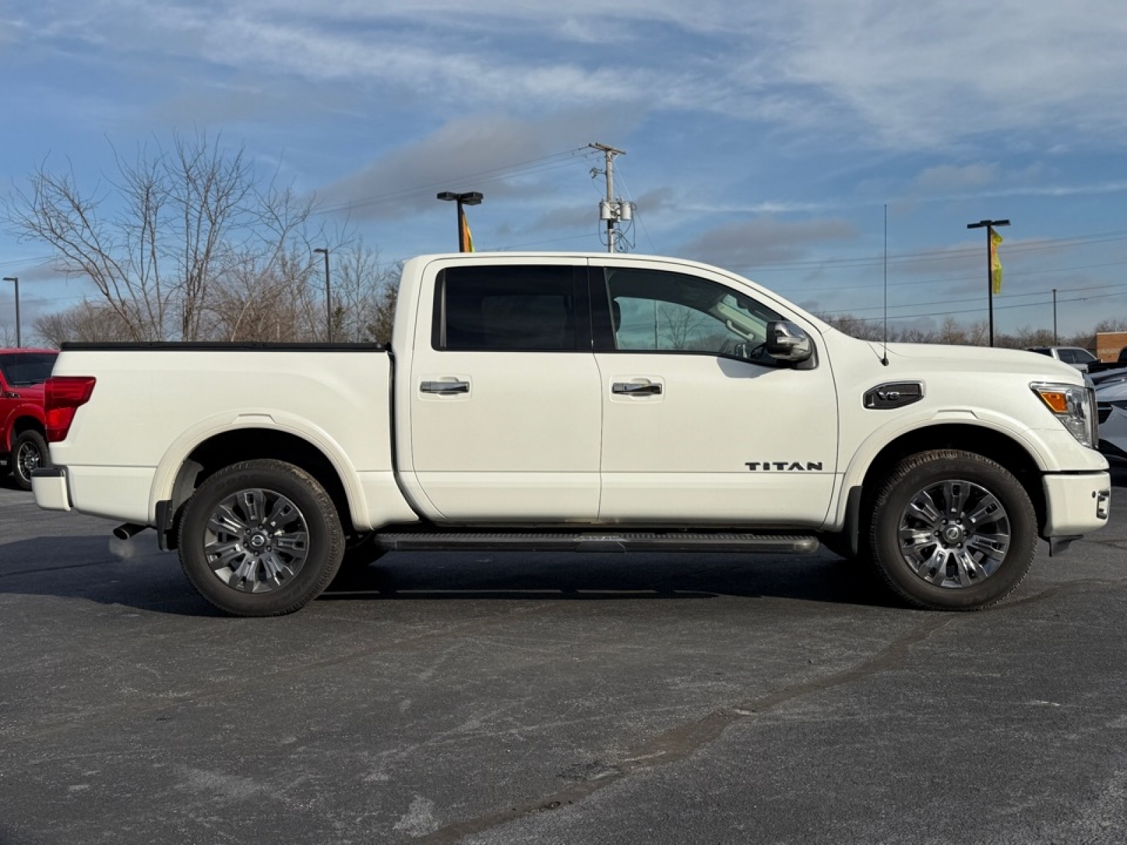 2017 Nissan TITAN image