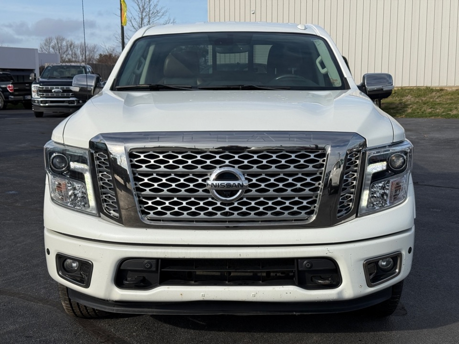 2017 Nissan TITAN image