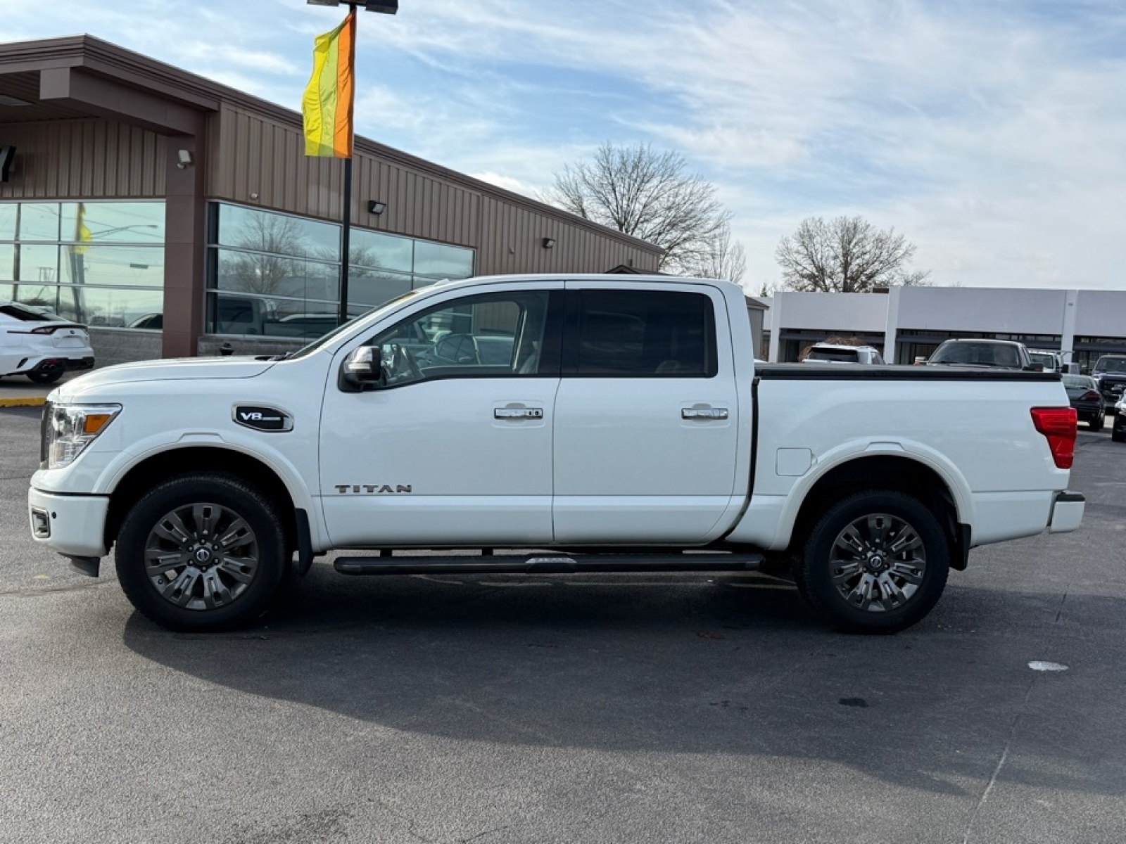 2017 Nissan TITAN image