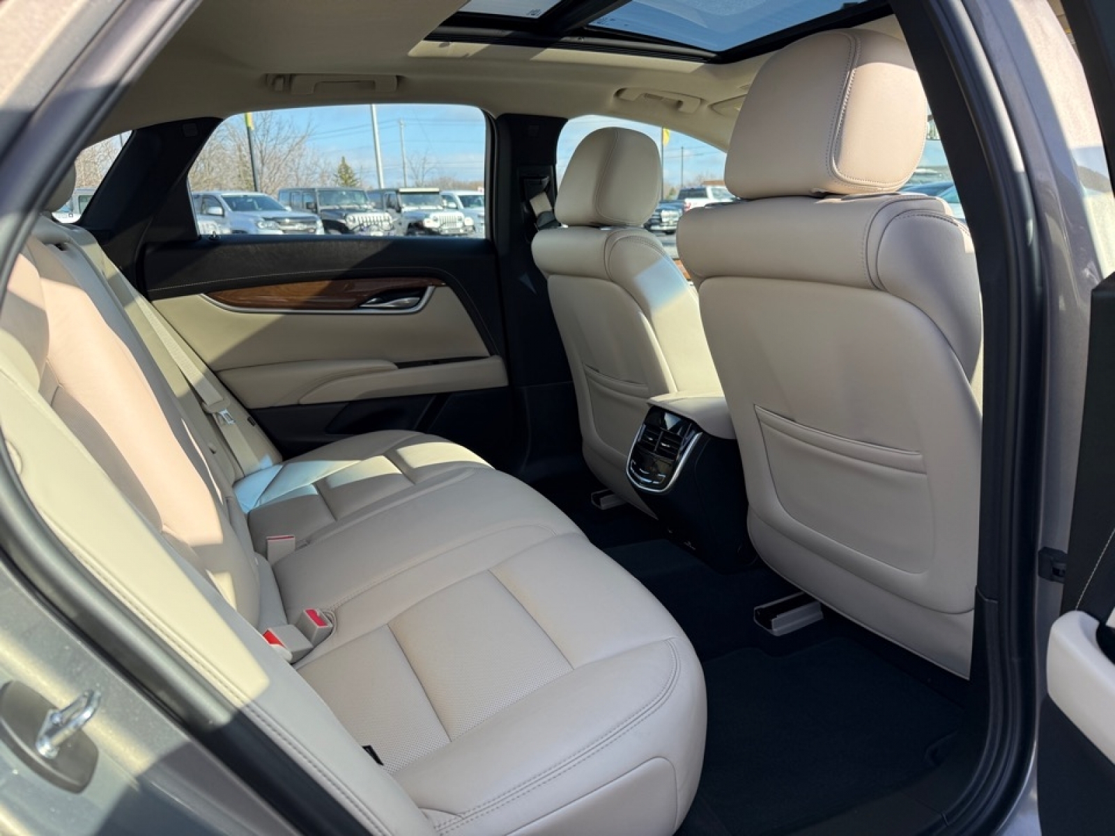 2018 Cadillac XTS image