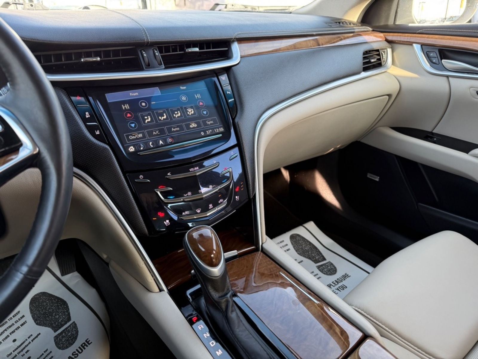 2018 Cadillac XTS image