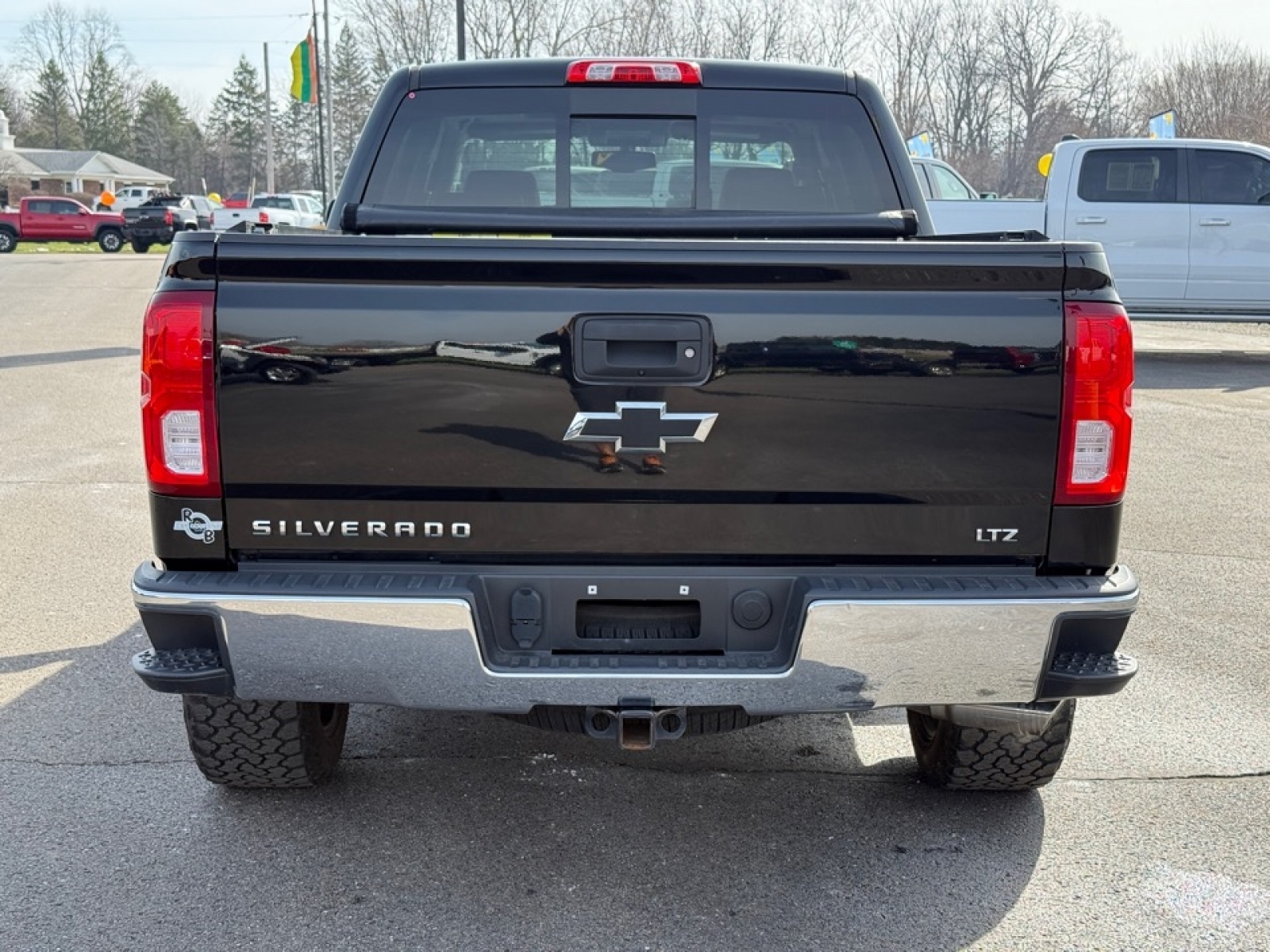 View vehicle photo 7