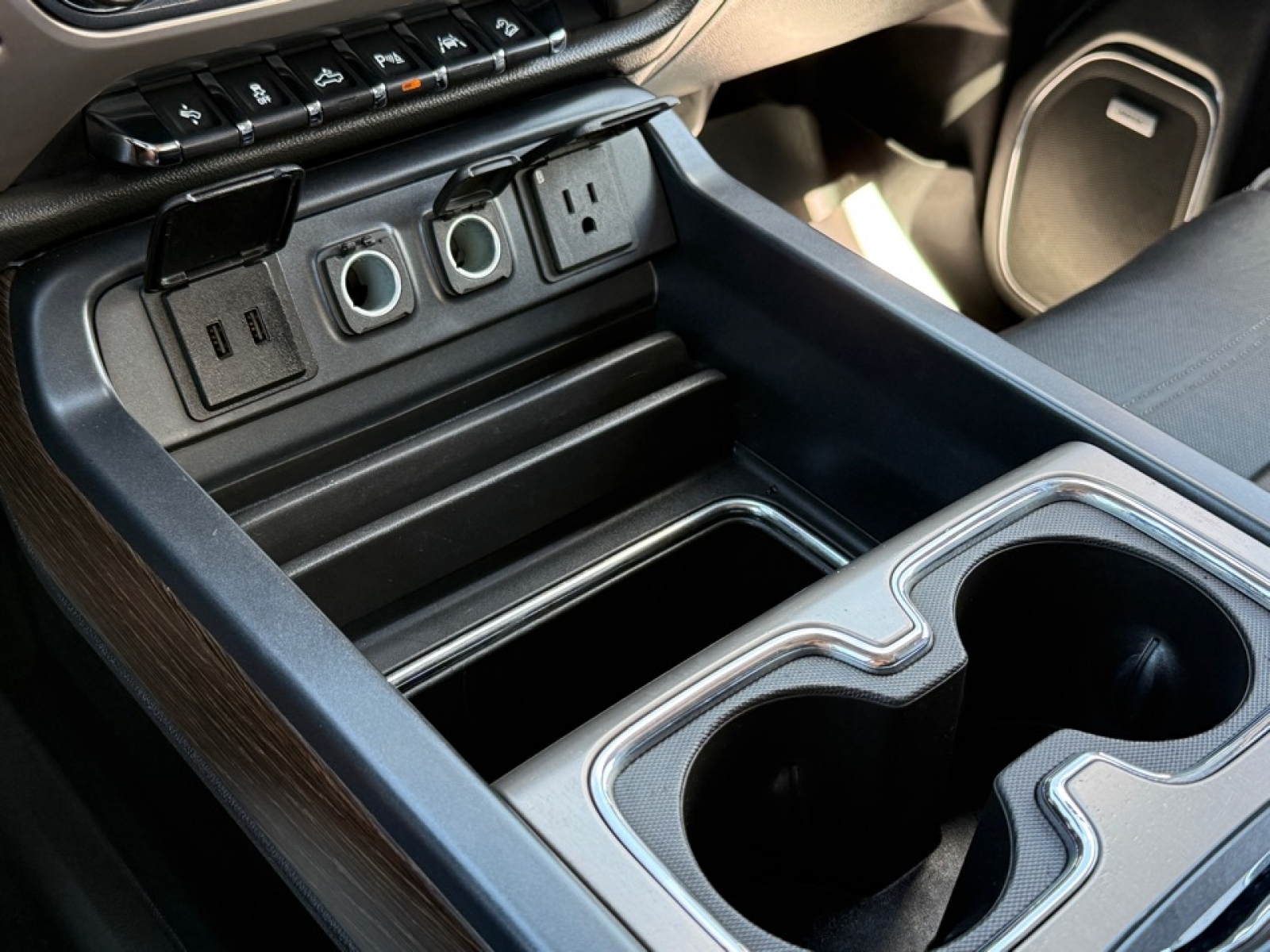 2018 GMC Sierra 1500 Denali, 38532A, Photo
