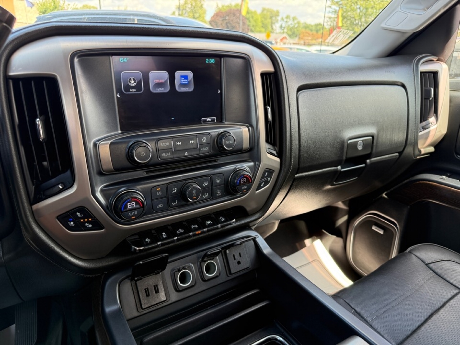 2018 GMC Sierra 1500 Denali, 38532A, Photo
