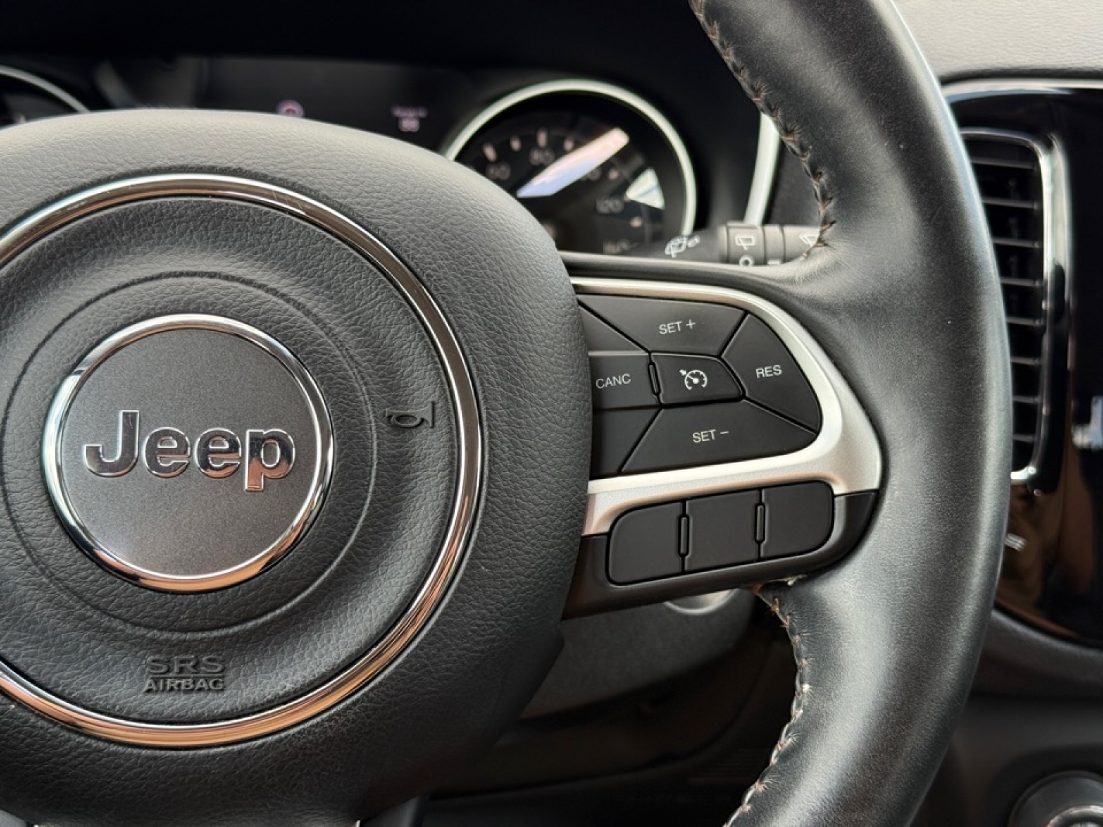 2018 Jeep Compass Limited 4x4, 38840, Photo