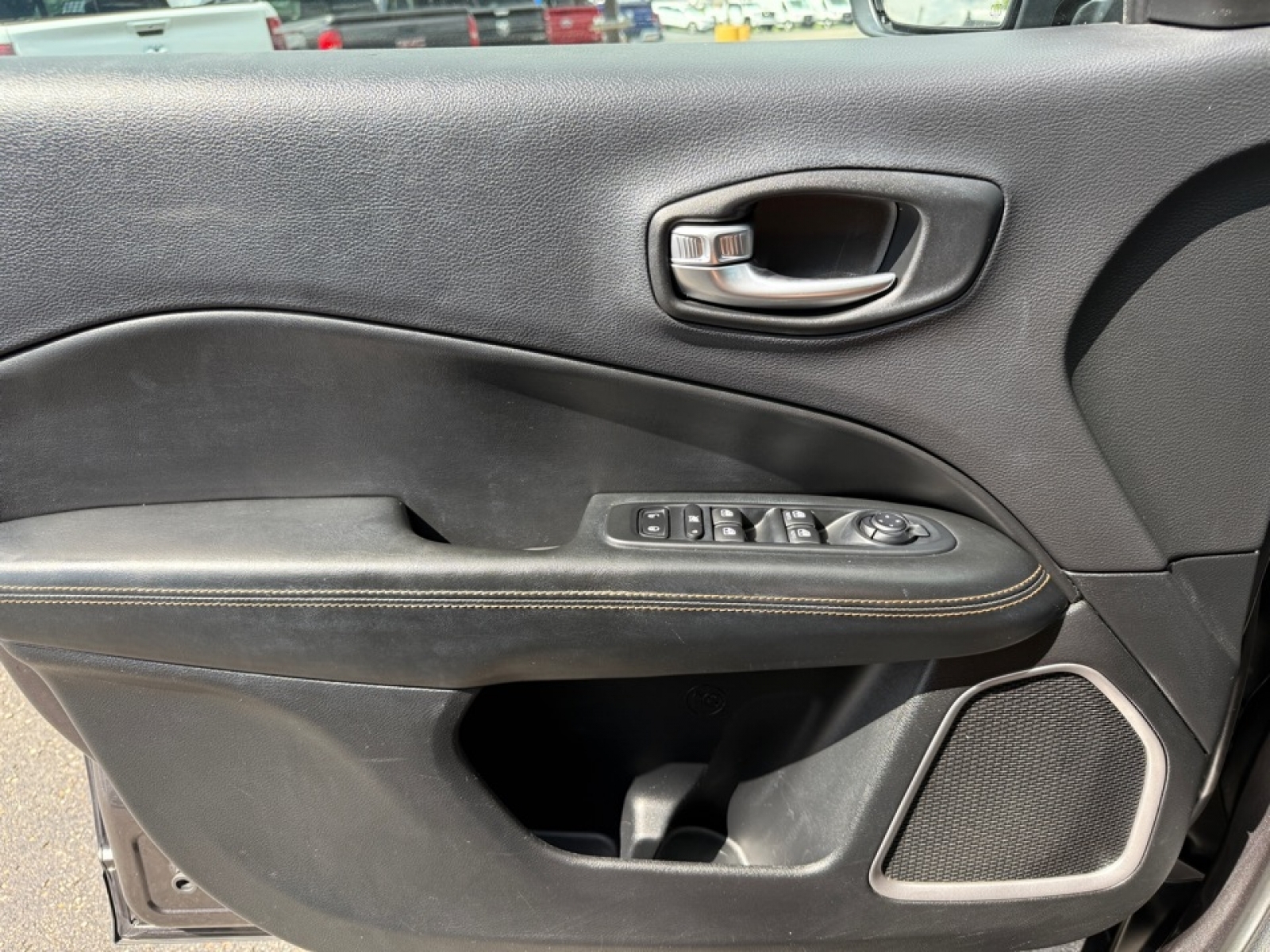 2018 Jeep Compass Limited 4x4, 38840, Photo