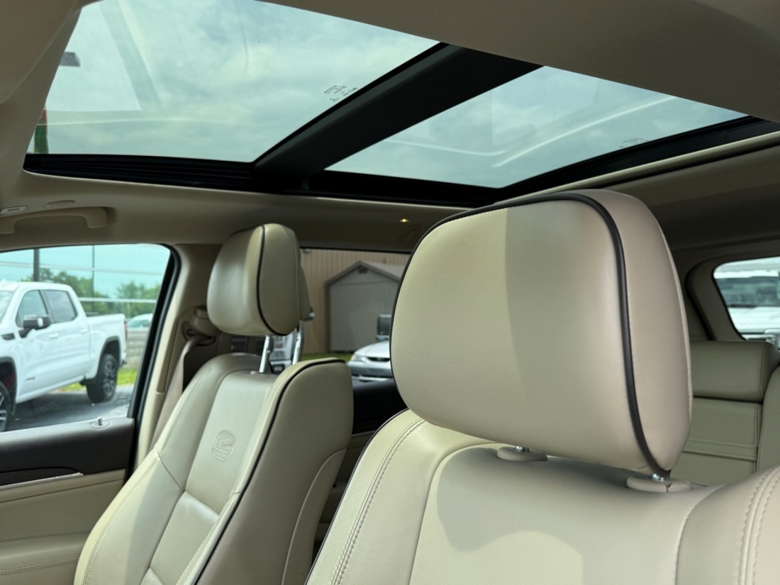 2018 Jeep Grand Cherokee Overland 4x4, 38530, Photo