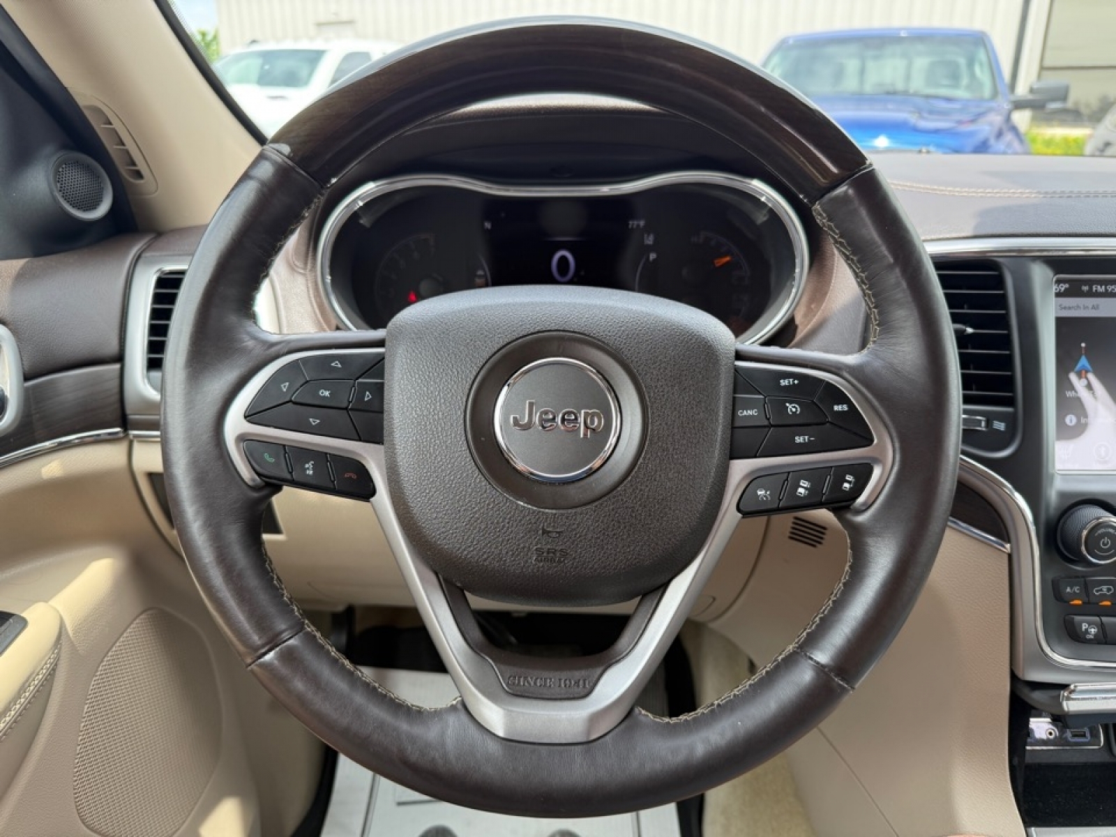 2018 Jeep Grand Cherokee Overland 4x4, 38530, Photo