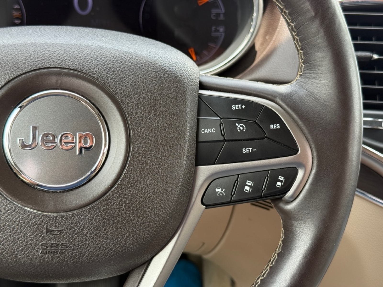 2018 Jeep Grand Cherokee Overland 4x4, 38530, Photo