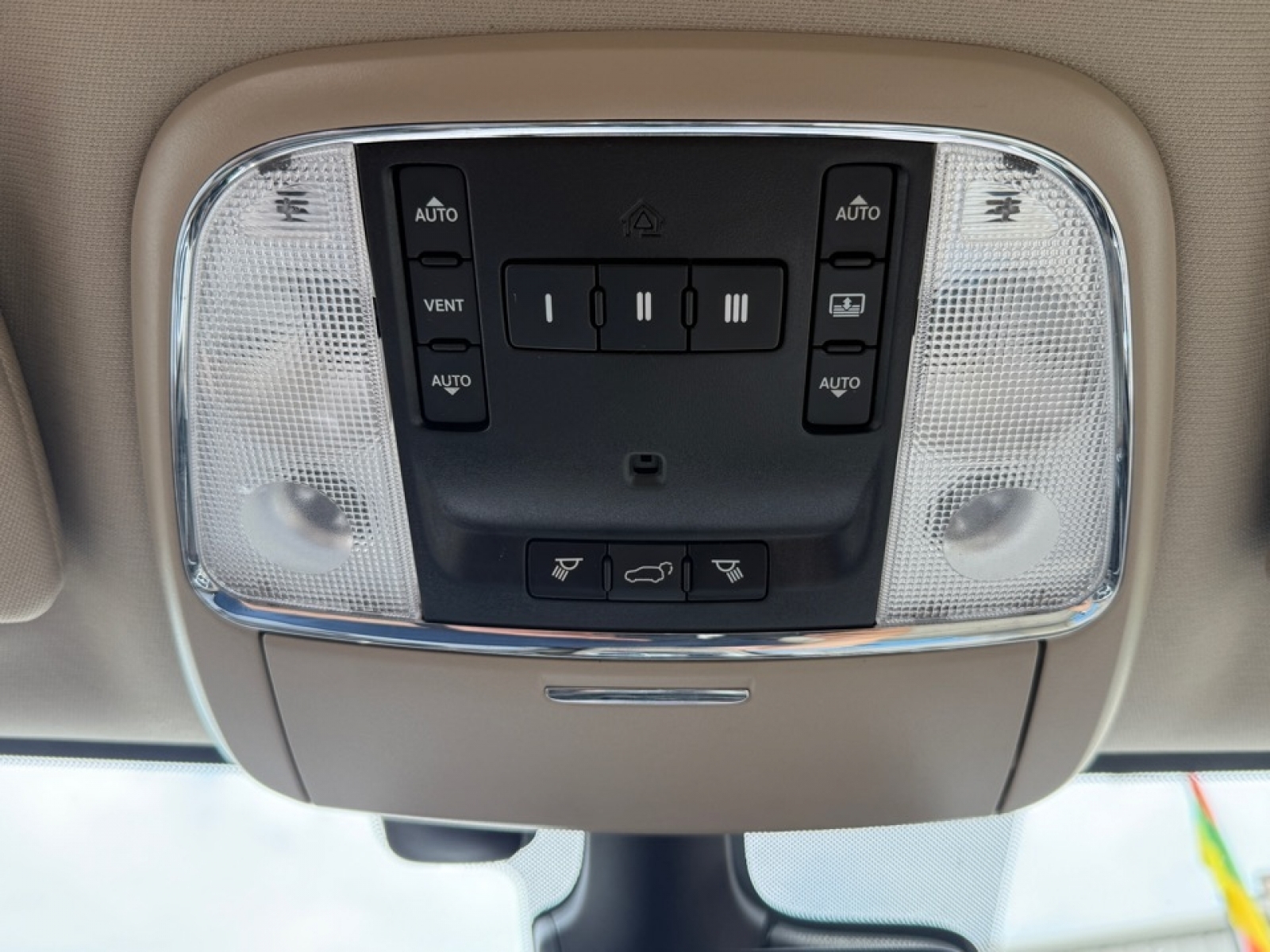 2018 Jeep Grand Cherokee Overland 4x4, 38530, Photo