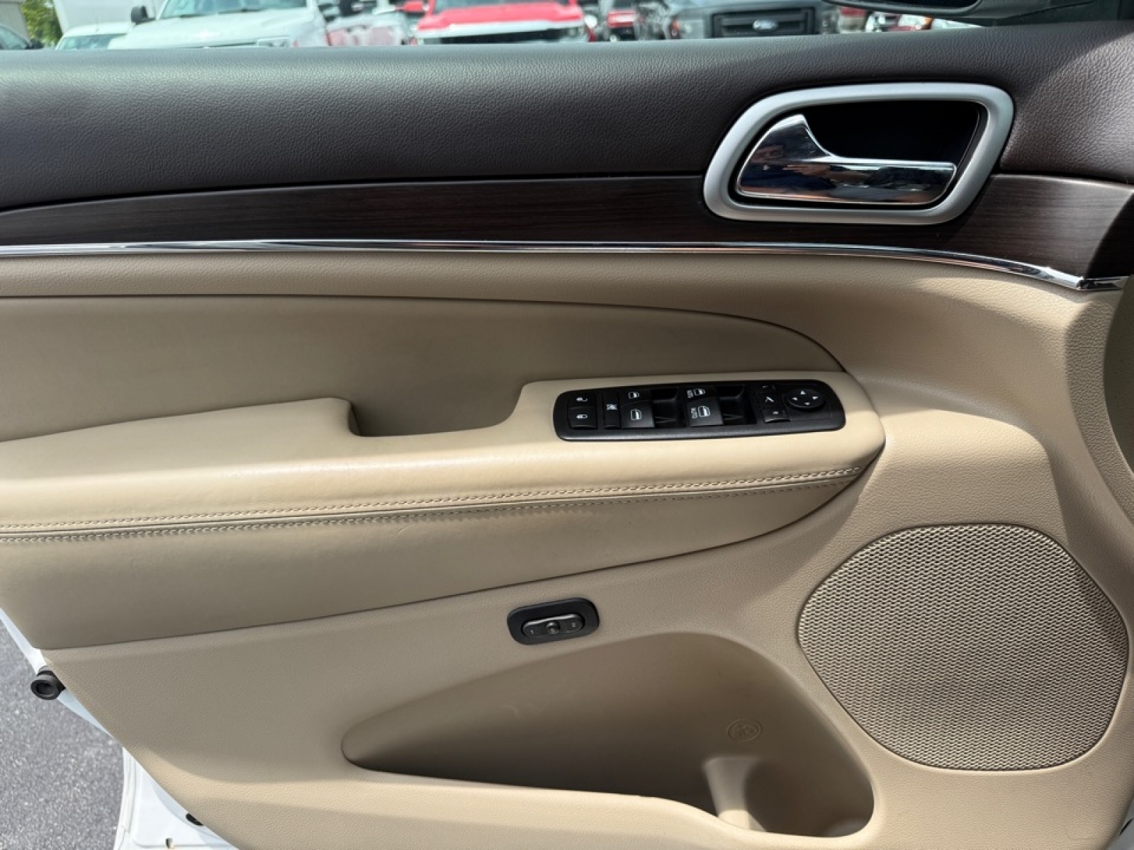 2018 Jeep Grand Cherokee Overland 4x4, 38530, Photo