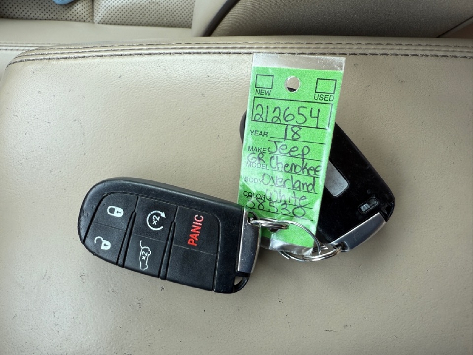 2018 Jeep Grand Cherokee Overland 4x4, 38530, Photo